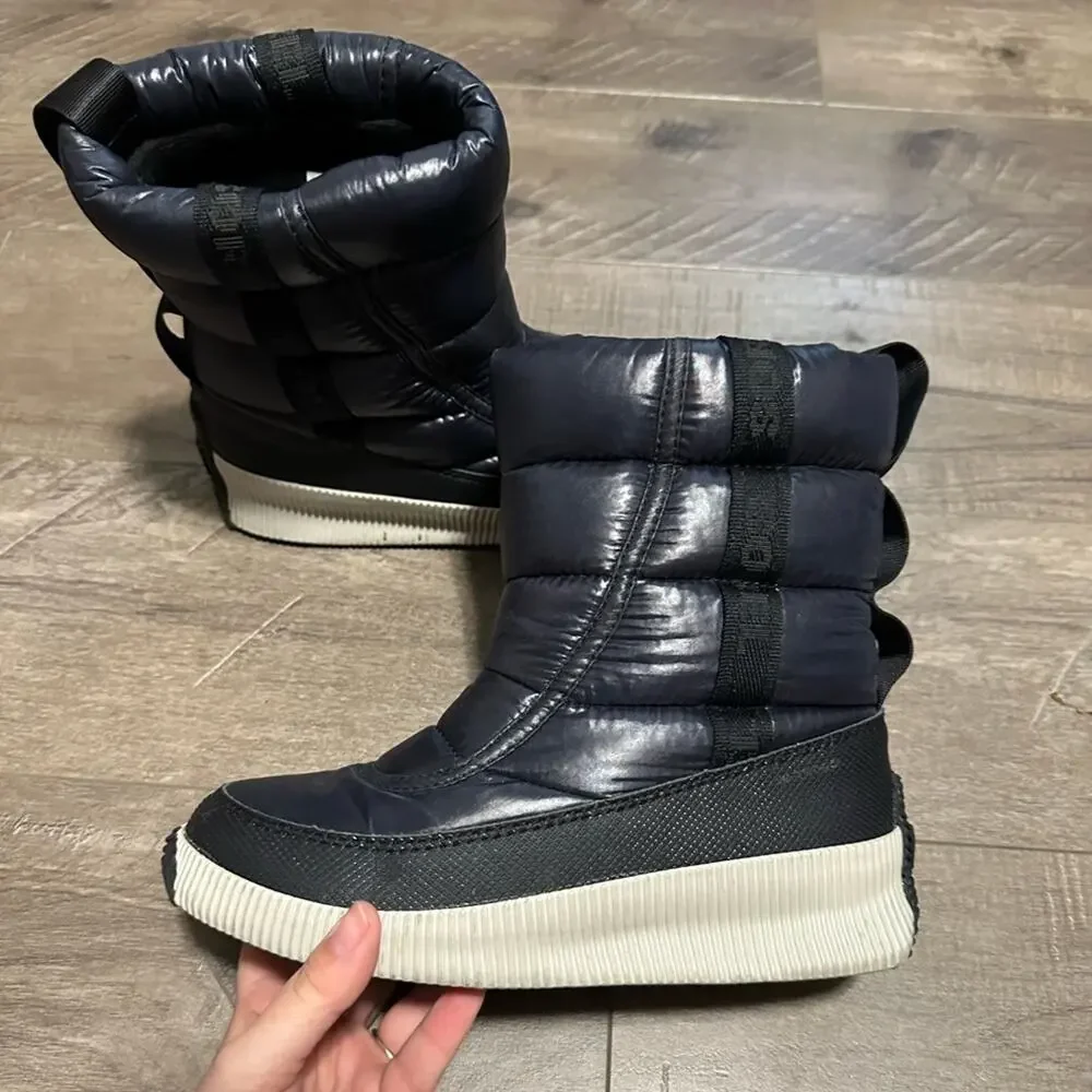 Sorel Out N About Puffy Mid Boot Black 6 NWOB - Picture 1 of 8